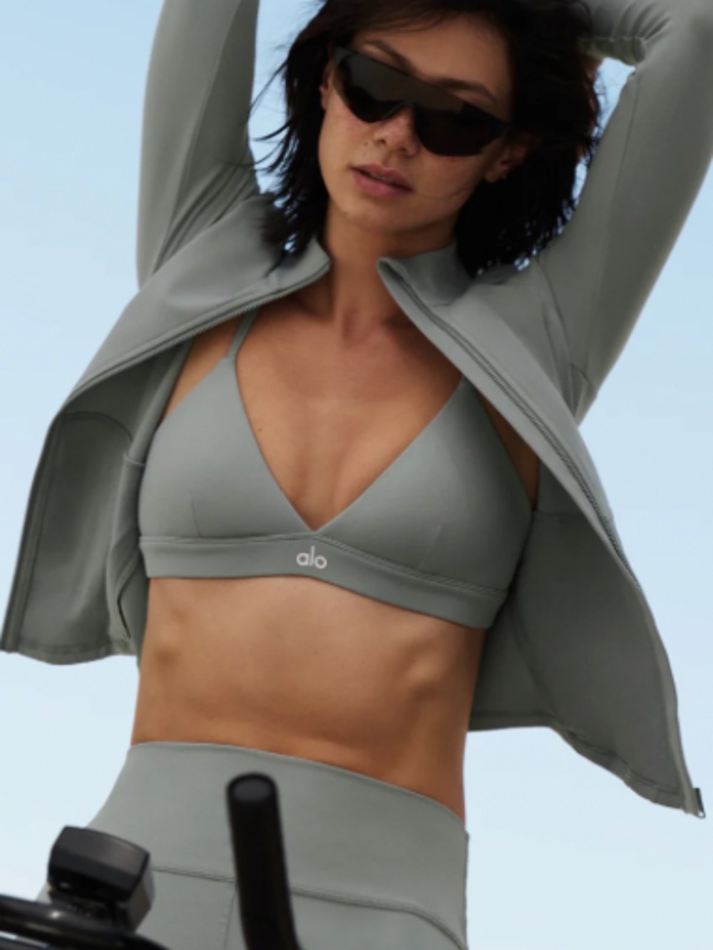 Alo Yoga Splendor Bra, Lunar Grey/White Size XXS